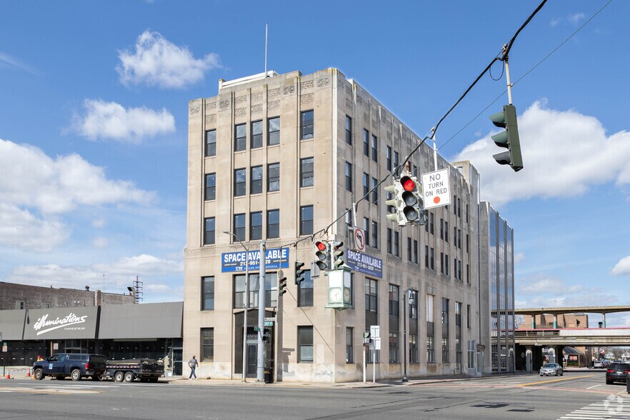 50 N Park Ave, Rockville Centre, NY à louer - Photo du bâtiment - Image 3 de 17