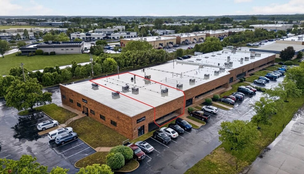 151-177 Chesterfield Industrial Blvd, Chesterfield, MO for sale - Building Photo - Image 2 of 5