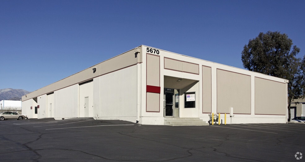 5670 Arrow Hwy, Montclair, CA for lease - Primary Photo - Image 1 of 2