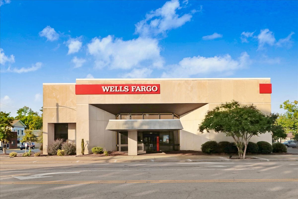 201 E Market St, Smithfield, NC à vendre Photo principale- Image 1 de 23