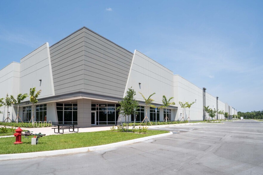 15335 Park Of Commerce Blvd, Jupiter, FL à louer - Photo du bâtiment - Image 2 de 6