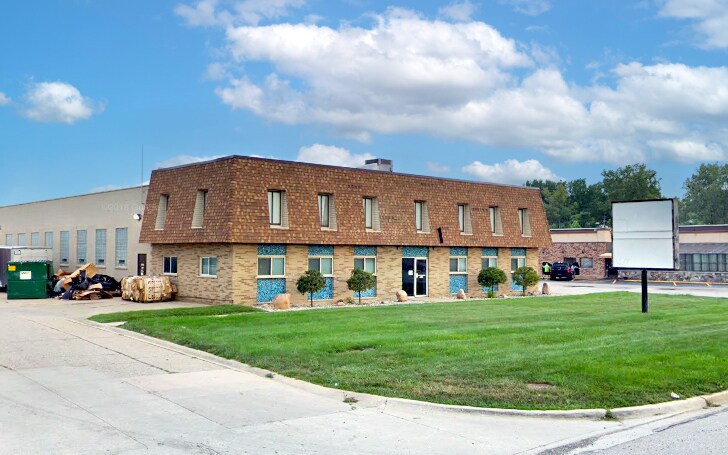 35441-35453 Groesbeck Hwy, Clinton Township, MI à louer - Photo du bâtiment - Image 2 de 2