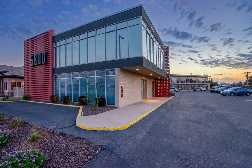 5800 N 19th Ave, Phoenix, AZ for lease - Building Photo - Image 3 of 6