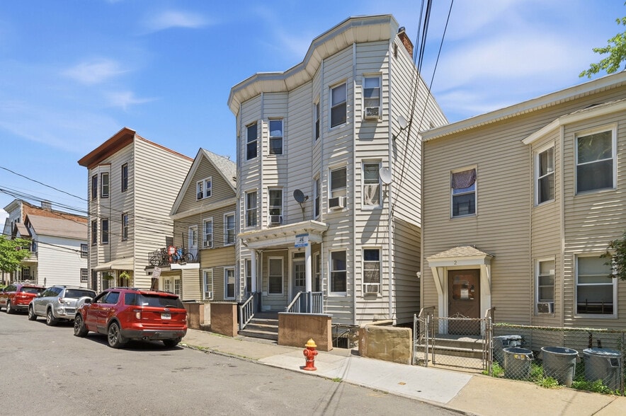 4 Convent Ave, Yonkers, NY à vendre - Photo du bâtiment - Image 2 de 55