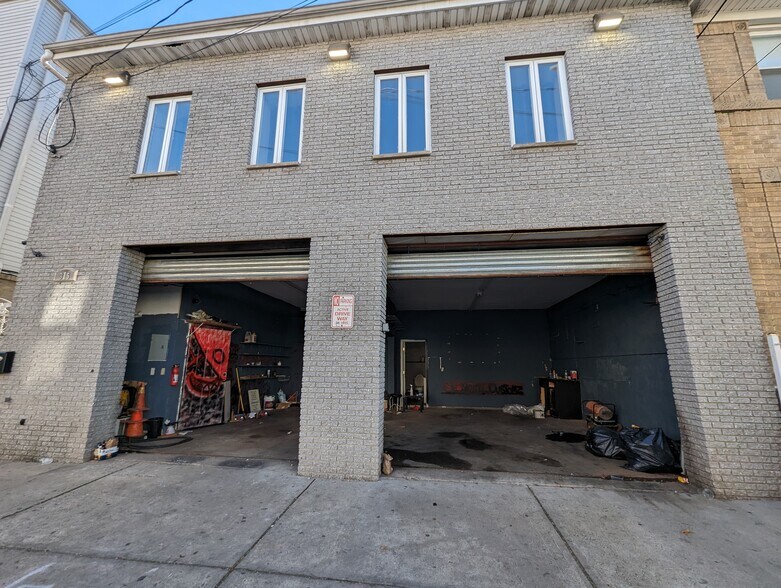 315 Forrest St, Jersey City, NJ à louer - Photo du bâtiment - Image 2 de 5
