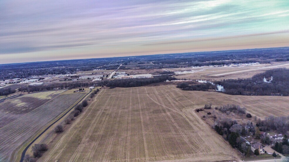 Lt1 County Hwy 1, West Bend, WI à vendre - Aérien - Image 2 de 8