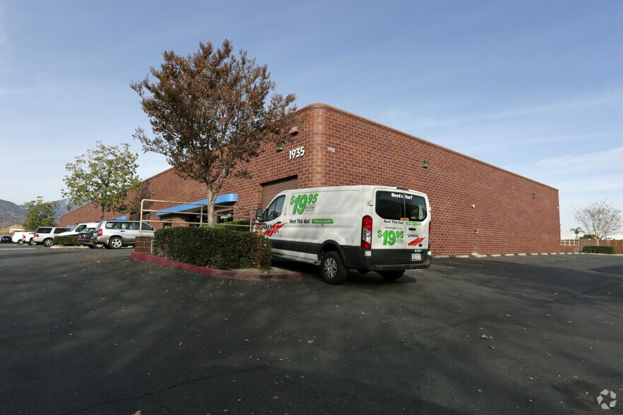 1933 W 11th St, Upland, CA à louer - Photo principale - Image 3 de 9