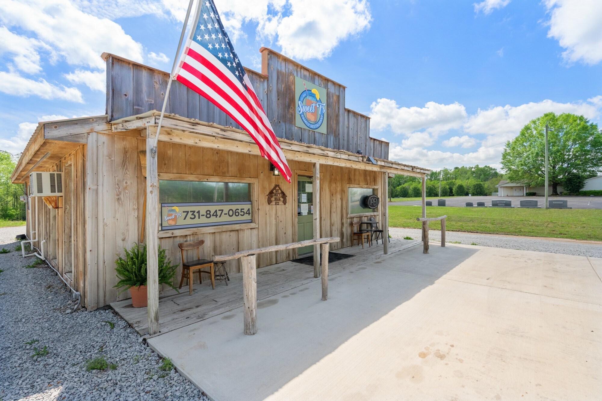 2598 Tennessee Ave N, Parsons, TN à vendre Photo principale- Image 1 de 57