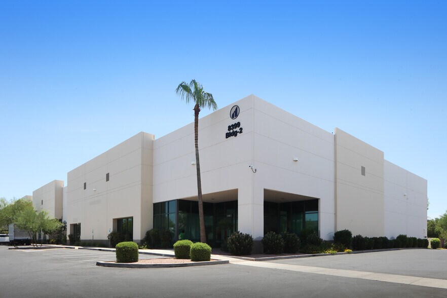 8399 W Van Buren St, Tolleson, AZ à louer - Photo du bâtiment - Image 2 de 10