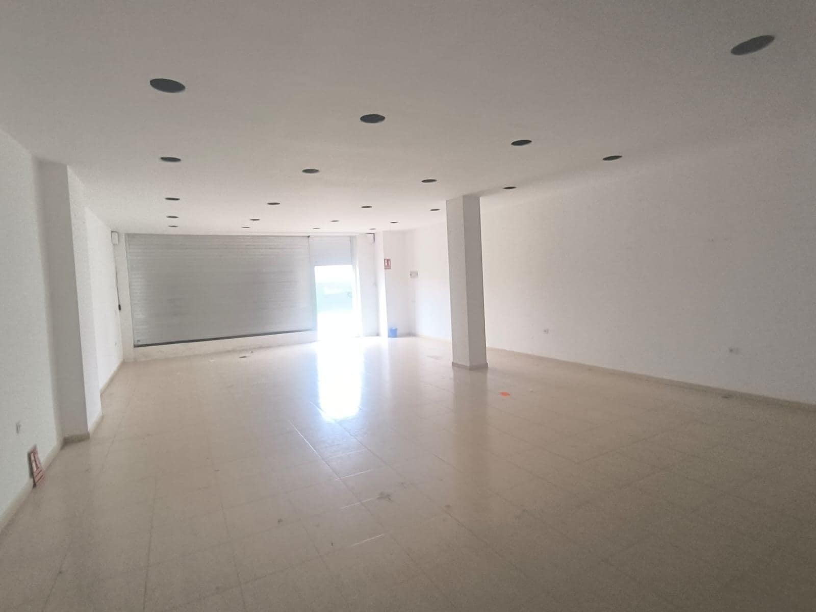 Commerce de détail dans Manresa, Barcelona à louer Photo intérieure- Image 1 de 11