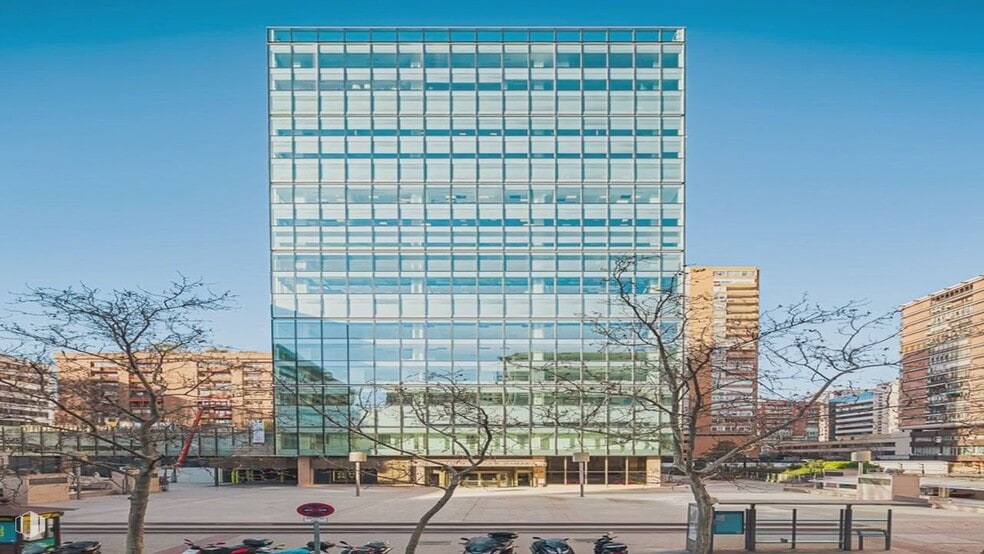 Calle Rosario Pino, 14 - 16, Madrid, Madrid for lease - Commercial Listing Video - Image 2 of 11