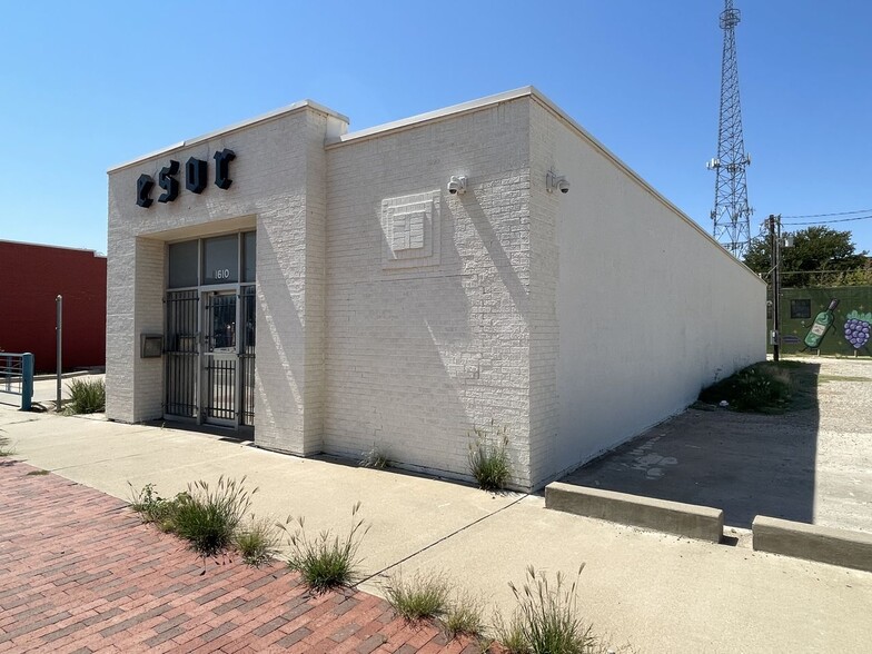 1610 Buddy Holly Ave, Lubbock, TX for lease - Building Photo - Image 2 of 18