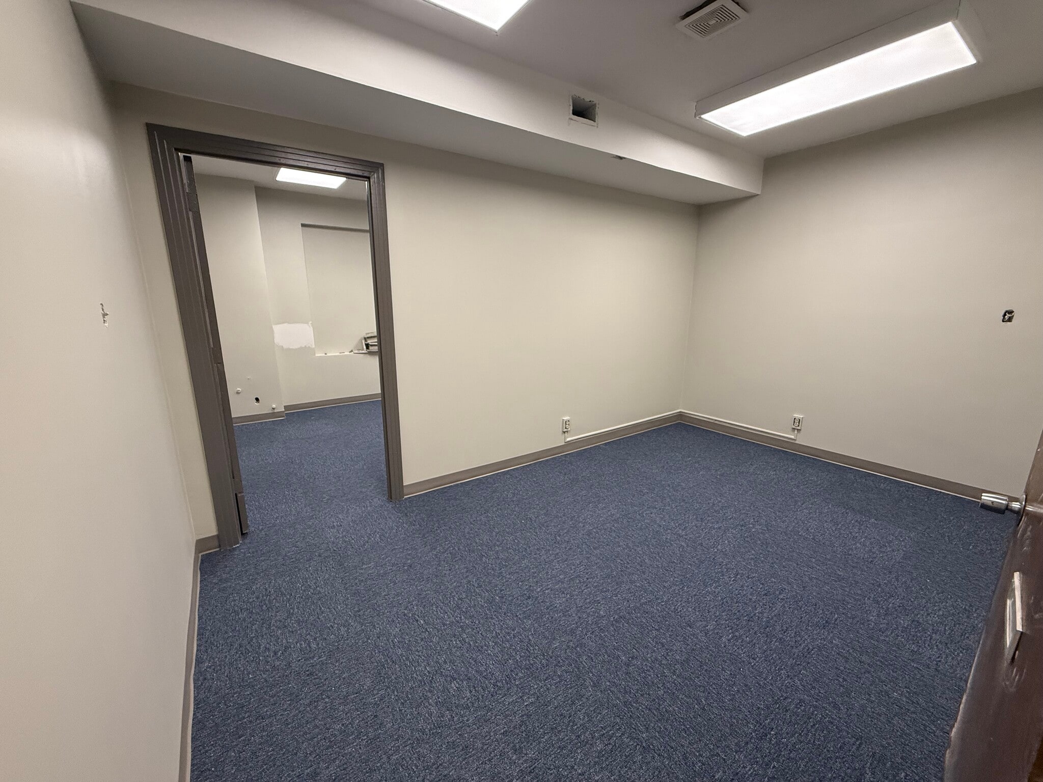 121 S Broadway Ave, Tyler, TX for lease Interior Photo- Image 1 of 2