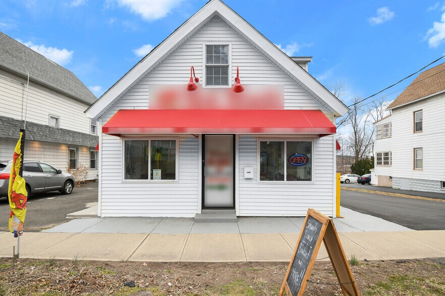 1695 State St, Hamden, CT à vendre - Photo du bâtiment - Image 2 de 26