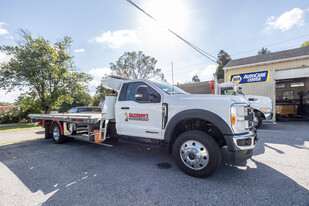 Gazzerros Towing and Automotive - Services immobiliers commerciaux