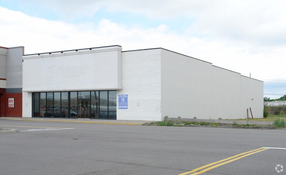 360 Jay Scutti Blvd, Rochester, NY à vendre - Photo du bâtiment - Image 2 de 4