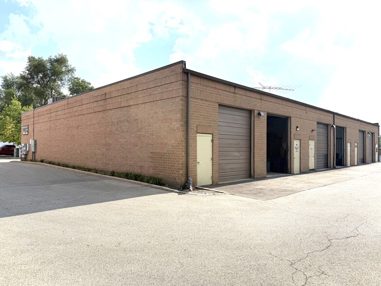 880 W Lake St, Roselle, IL à louer - Photo du bâtiment - Image 3 de 11