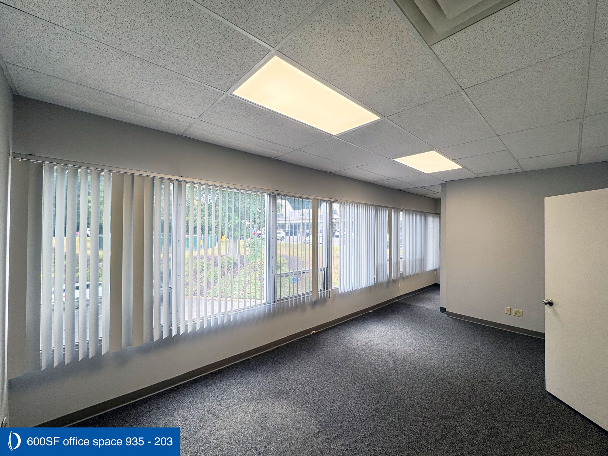 925-935 White Plains Rd, Trumbull, CT for lease Interior Photo- Image 1 of 2