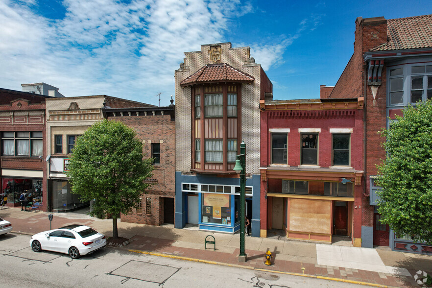 225 E Eighth Ave, Homestead, PA à vendre - Photo principale - Image 1 de 1