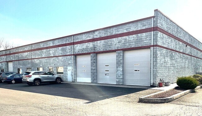 Plus de détails pour 375 Ivyland Rd, Warminster Township, PA - Industriel à vendre