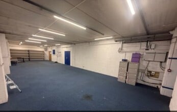 George Summers Clos, Rochester for lease Interior Photo- Image 2 of 3