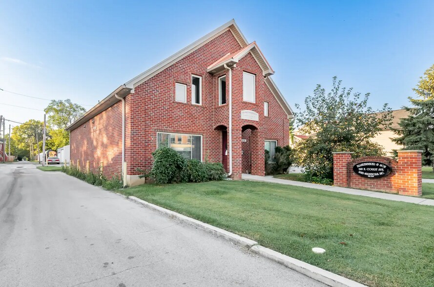 618 E Court Ave, Jeffersonville, IN à louer - Photo principale - Image 1 de 12