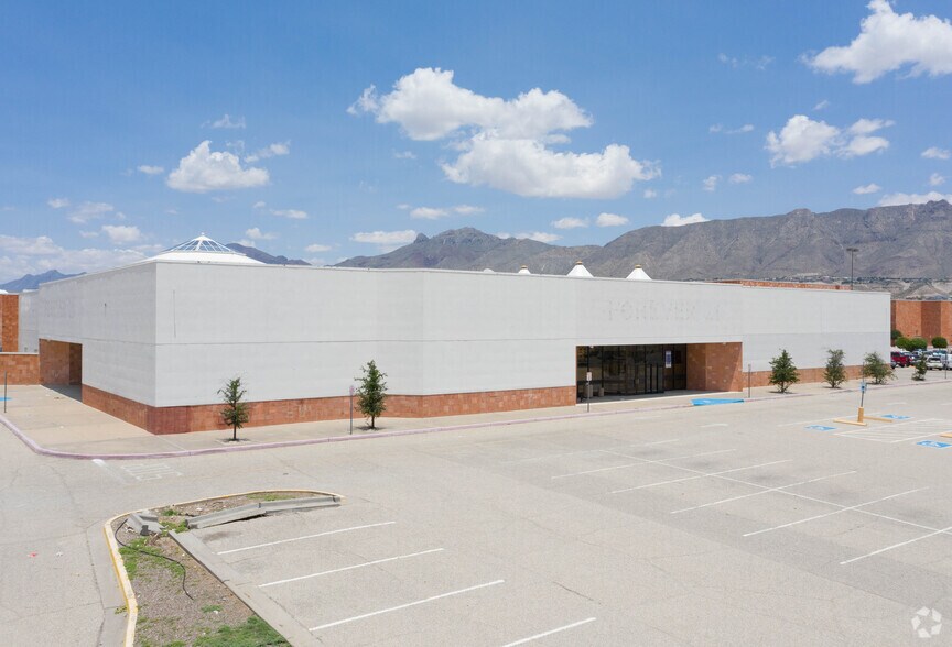 750 Sunland Park Dr, El Paso, TX à louer - Photo du bâtiment - Image 1 de 8