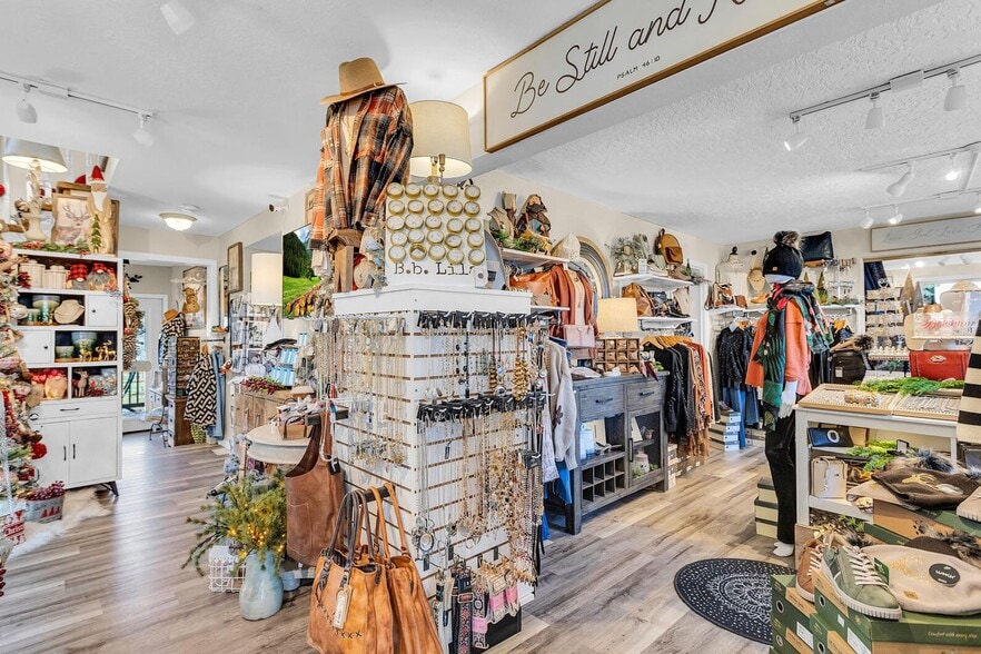 2600 Kibby Rd, Jackson, MI for sale - Interior Photo - Image 2 of 8