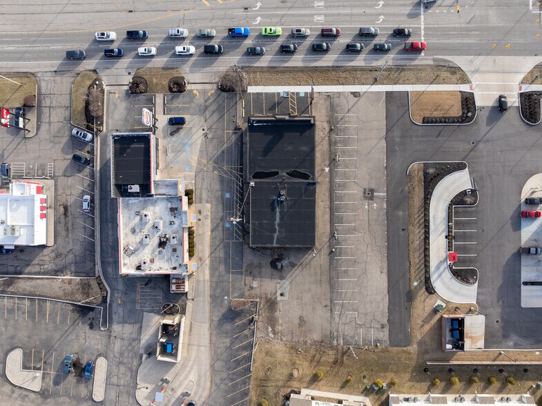 1736 N Memorial Dr, Lancaster, OH for lease - Building Photo - Image 2 of 3