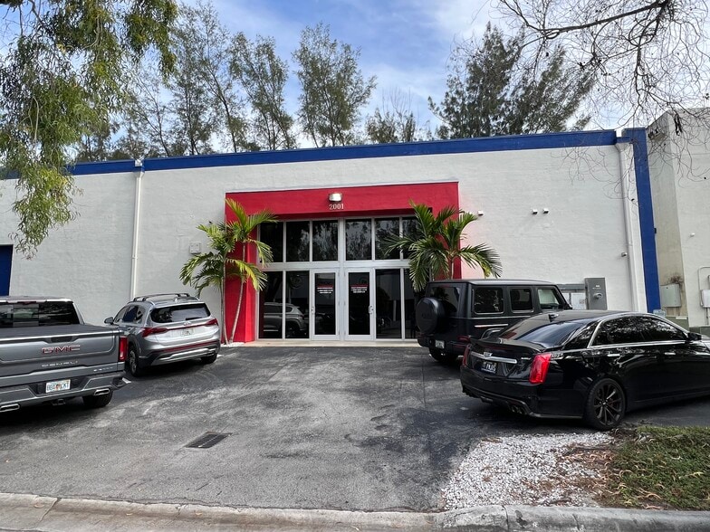 2001 NW 93rd Ave, Miami, FL for sale - Building Photo - Image 1 of 20