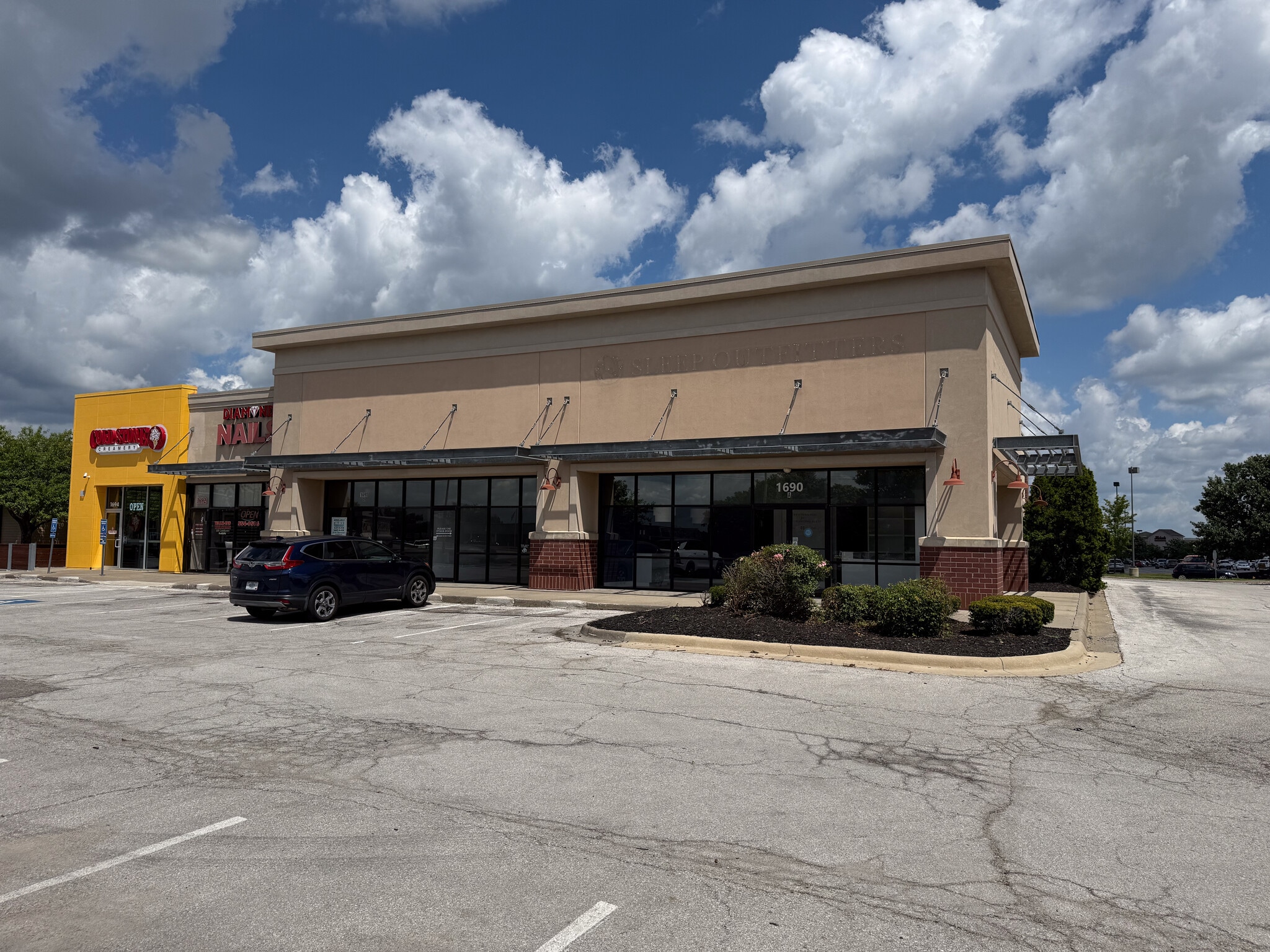 1850-1860 Chipman Rd, Lee's Summit, MO for lease Building Photo- Image 1 of 21