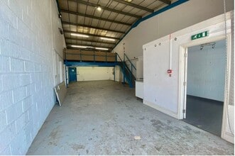 Aston Rd, Bedford for lease Interior Photo- Image 2 of 3