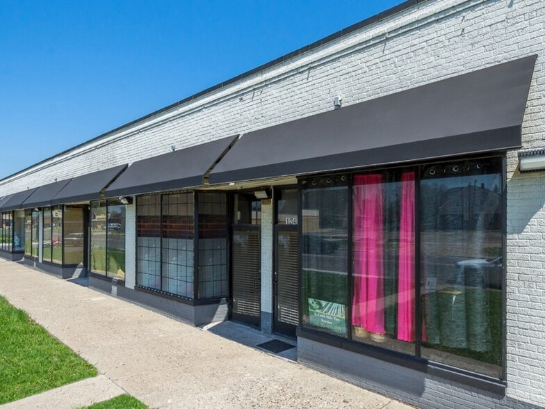 12430-12450 Morang Dr, Detroit, MI for lease - Building Photo - Image 2 of 3