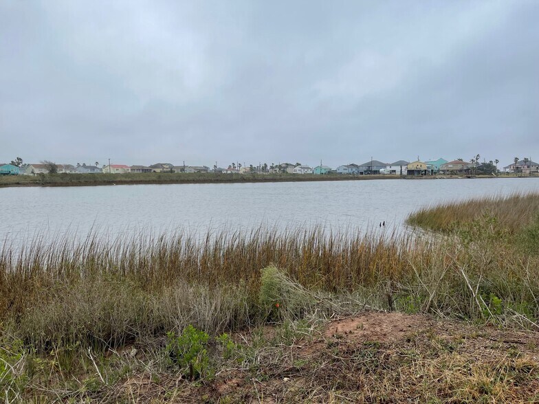 0 CR 690A, Freeport, TX à vendre - Photo du bâtiment - Image 2 de 8