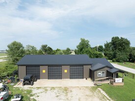 203 E Steel St, Seymour MO - Entrepôt