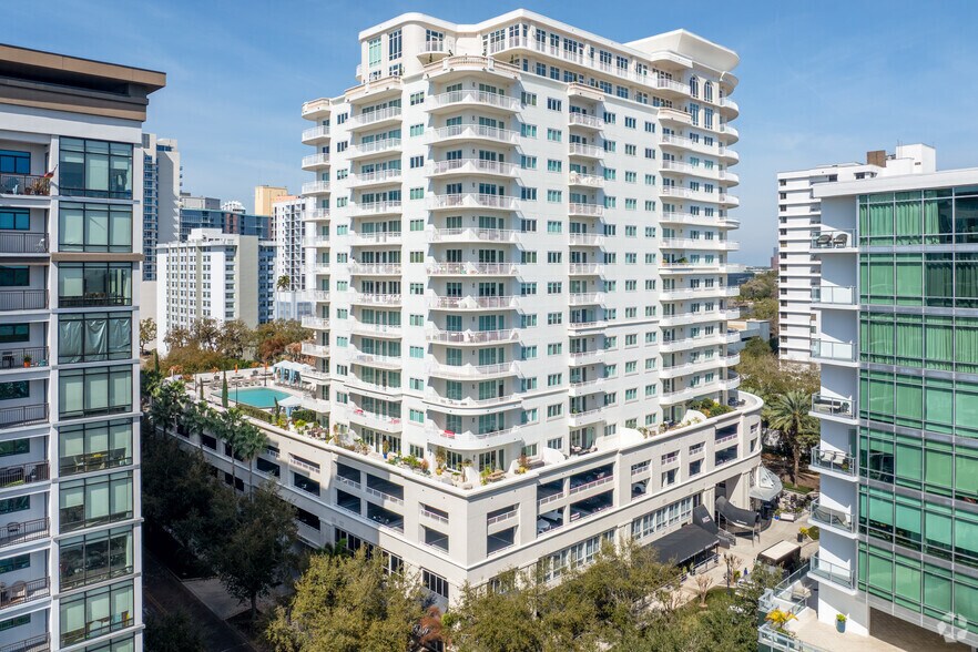100 S Eola Dr, Orlando, FL à louer - Photo du bâtiment - Image 3 de 18