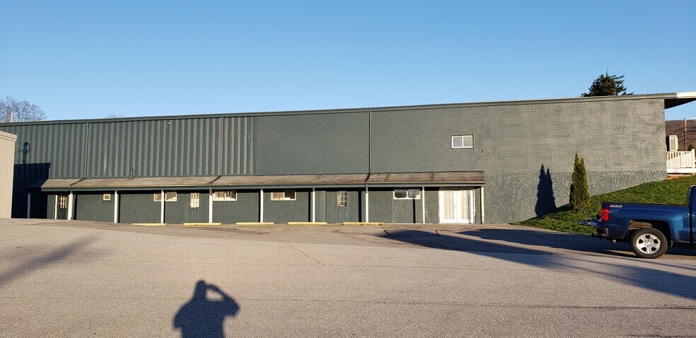 311 E Pleasant Valley Blvd, Altoona, PA for lease - Building Photo - Image 1 of 2