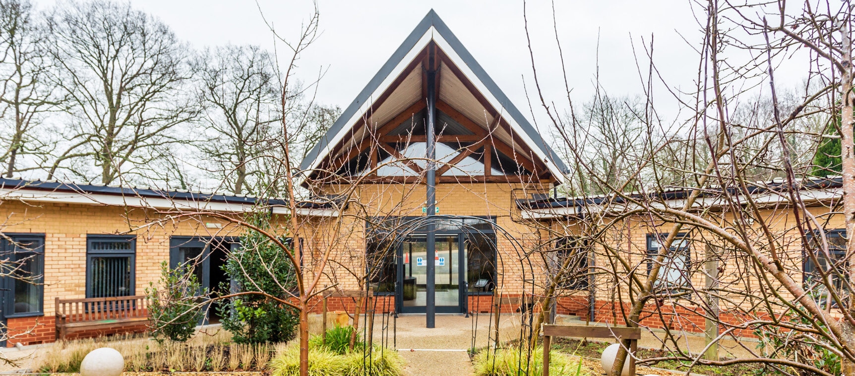 High Rd, Chigwell for lease Primary Photo- Image 1 of 8