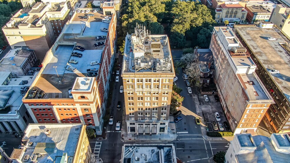 24 Drayton St, Savannah, GA à louer - Photo du bâtiment - Image 3 de 10