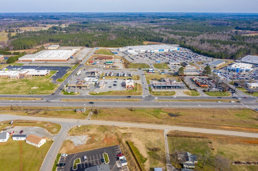 101 Arnold Dr, South Hill, VA à vendre - Aérien - Image 3 de 19