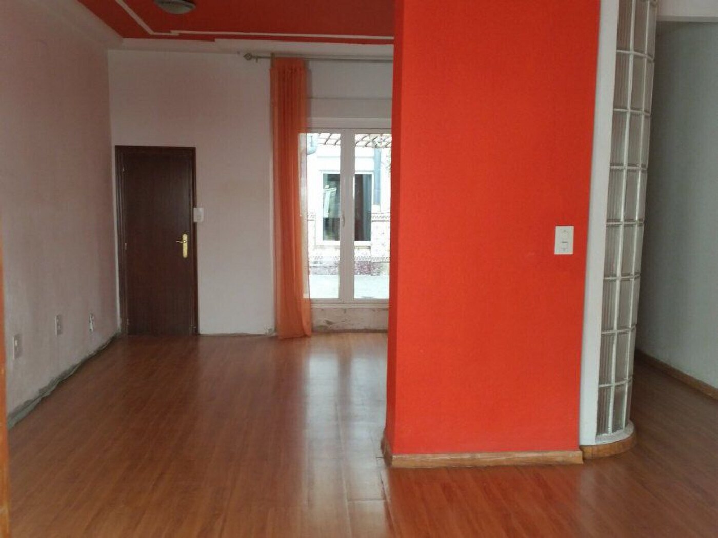 Retail in Ontinyent, Valencia for lease Interior Photo- Image 1 of 7