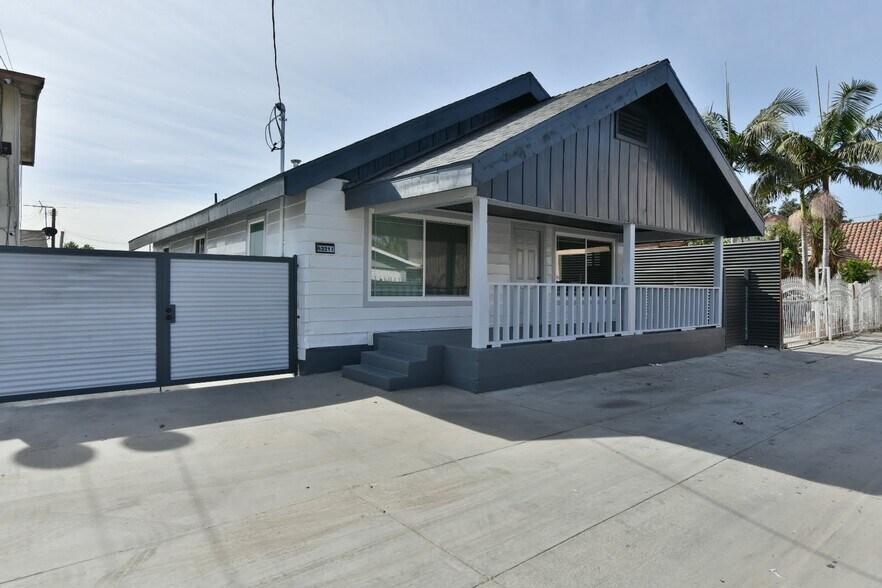6221 Corona Ave, Bell, CA à vendre - Photo du bâtiment - Image 3 de 65