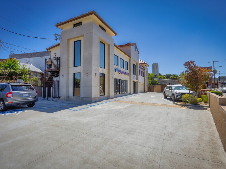 7335-7341 Foothill Blvd, Tujunga, CA à vendre - Photo du bâtiment - Image 2 de 67
