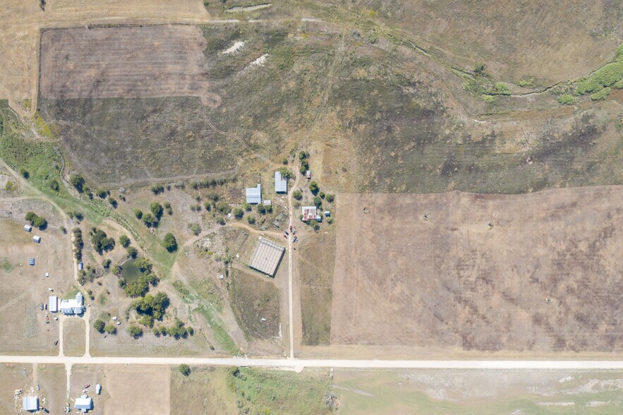 301 County Road 461, Coupland, TX à louer - Aérien - Image 2 de 2