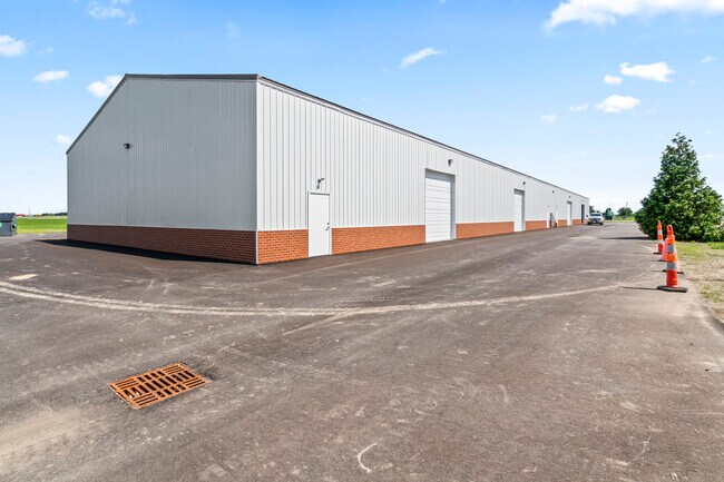 Plus de détails pour 9705 Hayden Dr, Mascoutah, IL - Industriel à louer