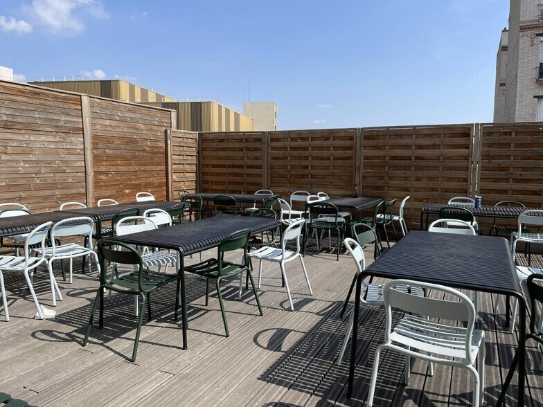 Industrial in Paris for lease - Building Photo - Image 3 of 10