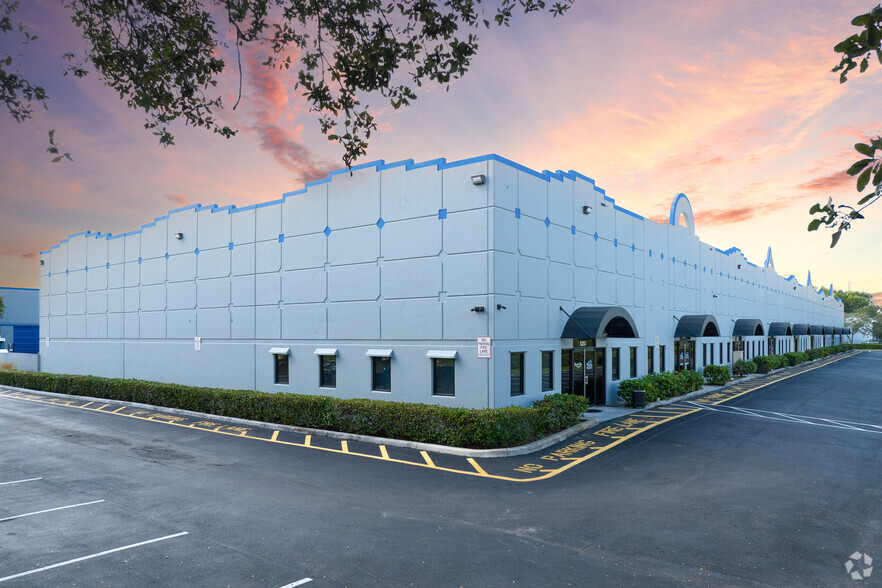 5259-5299 NW 108th Ave, Sunrise, FL for lease - Building Photo - Image 2 of 6