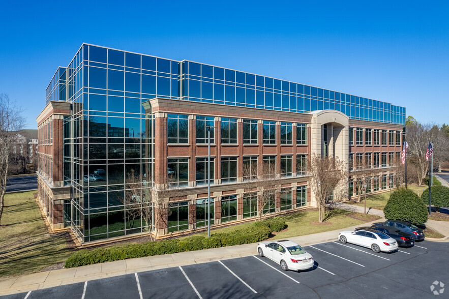 11695 Johns Creek Pky, Johns Creek, GA for lease - Building Photo - Image 1 of 16