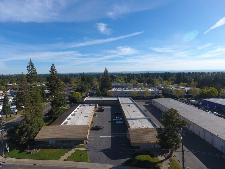 11300 Coloma Rd, Gold River, CA à louer - Photo du bâtiment - Image 3 de 9