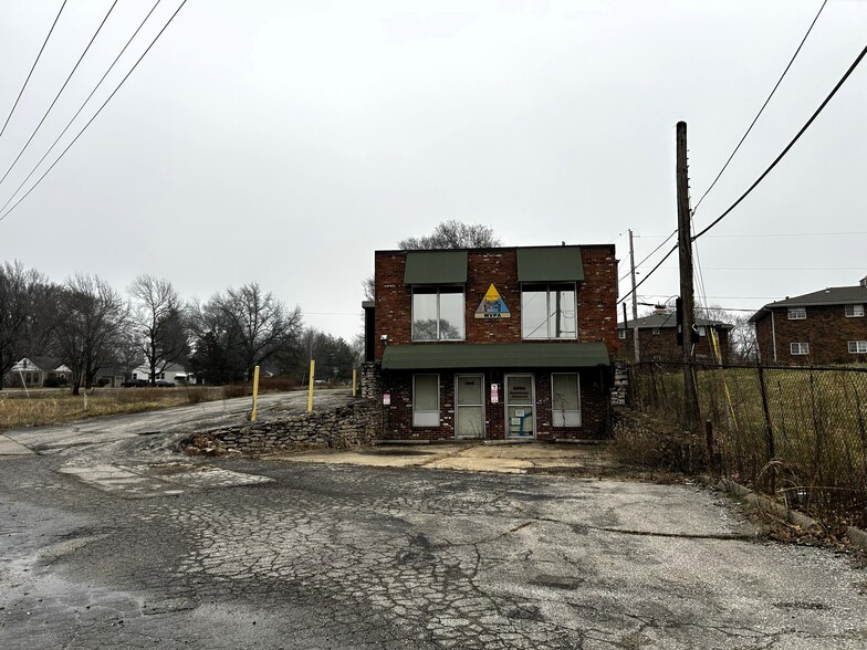 3305 Blue Ridge Cutoff, Independence, MO for sale - Building Photo - Image 2 of 11